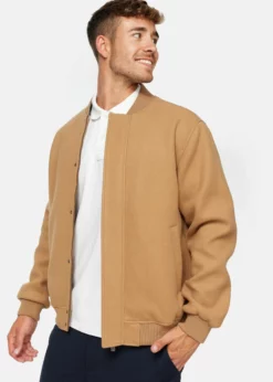 Indicode Jeans ÜBERGANGS HAMO - Kurtka Bomber - Dark Sand | Kurtki Męskie | Modowa Kurtka Wiatrówka -Indicode Jeans Sklep 09fced61744c4c45a9e9ebfc2bef3134 scaled