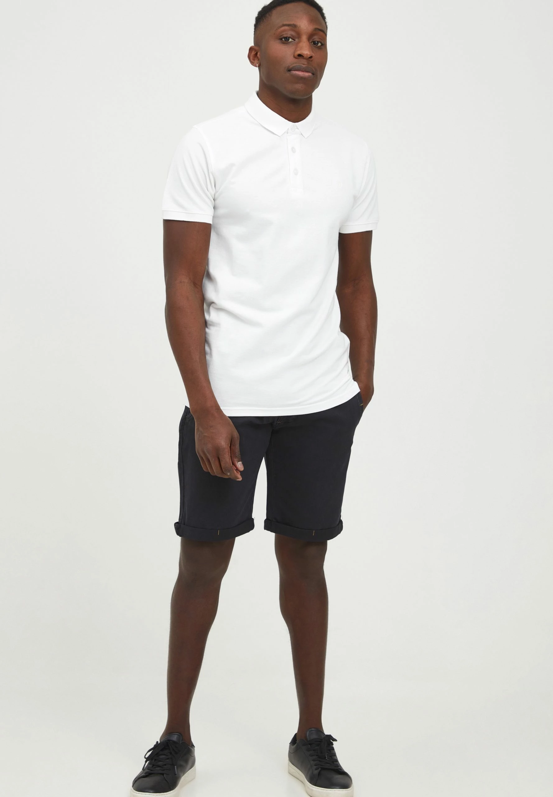 Szorty Indicode Jeans IDMIKO - Czarny - Wygodne i Modne 2 Szorty Indicode Jeans IDMIKO - Czarny - Wygodne i Modne - obrazek 2