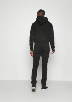 Indicode Jeans WEAVER - Jeansy Slim Fit - Czarny | Eleganckie i Wygodne Spodnie Męskie -Indicode Jeans Sklep 11bddfc203294751993520db8b74374e scaled