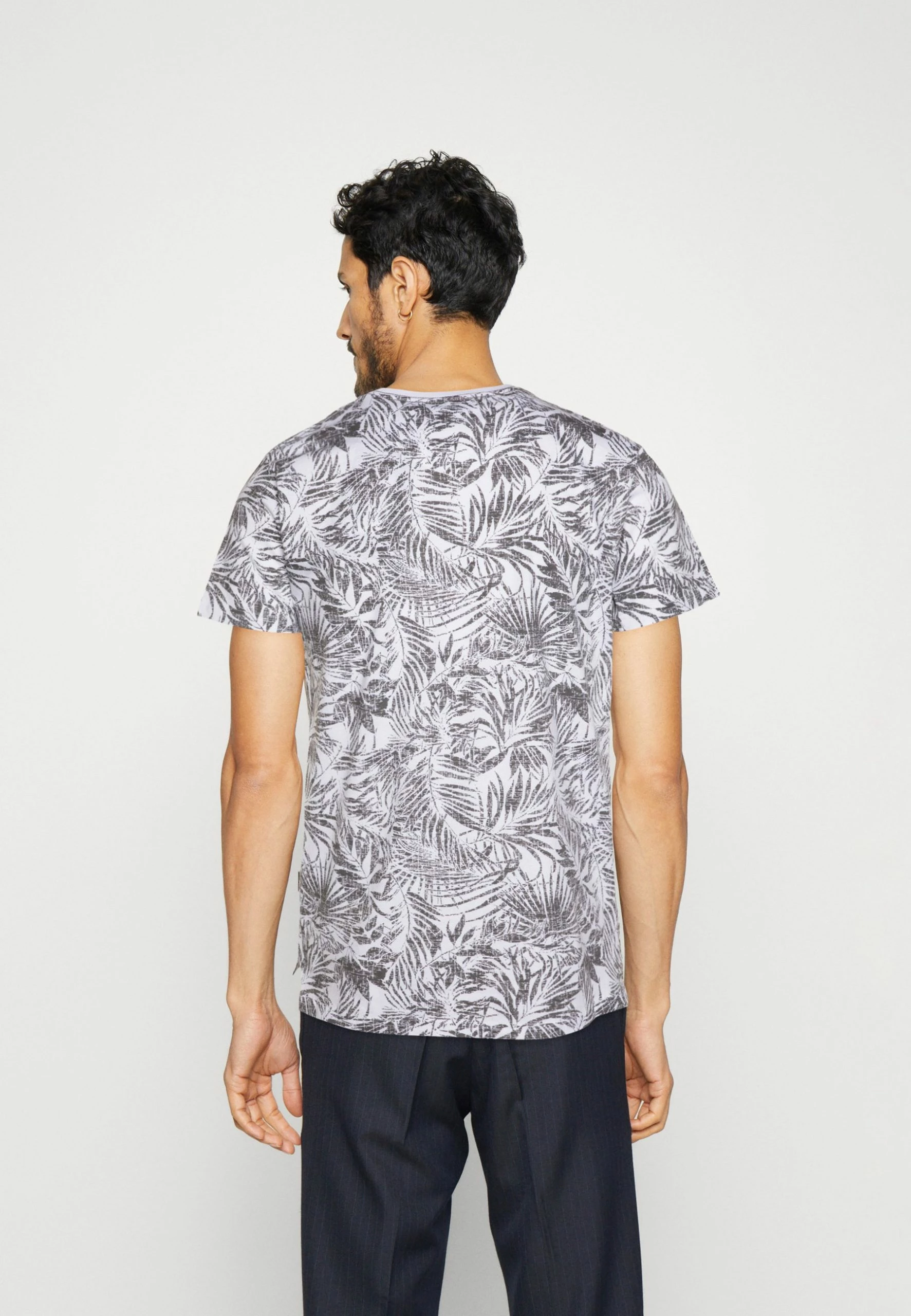 Indicode Jeans PALME - T-shirt Z Nadrukiem - Offwhite | Modna Odzież Męska 3 Indicode Jeans PALME - T-shirt Z Nadrukiem - Offwhite | Modna Odzież Męska - obrazek 3