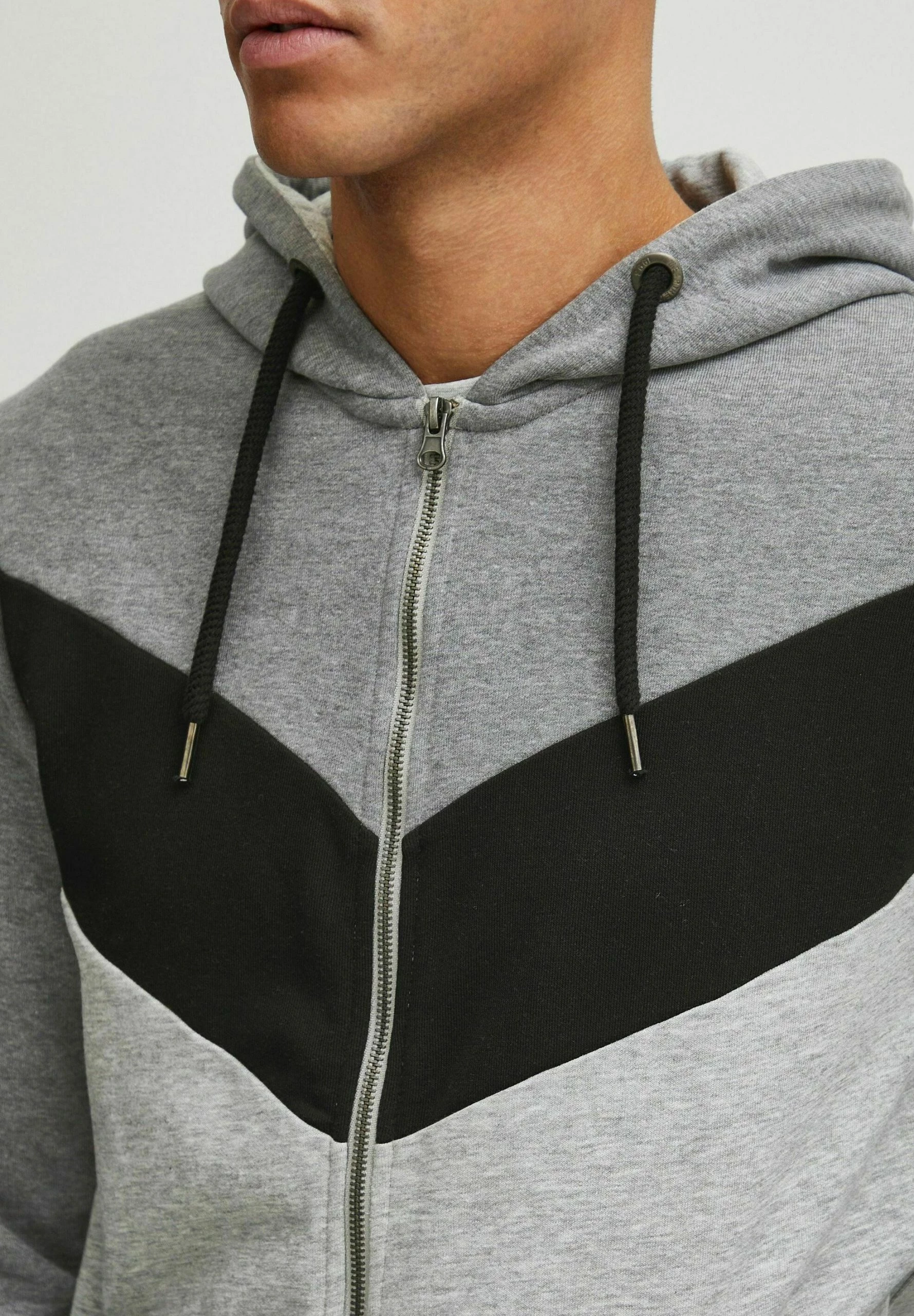 Indicode Jeans DPOCK Bluza Rozpinana Grey Mix | Bluzy Męskie | Modowa Odzież 4 Indicode Jeans DPOCK Bluza Rozpinana Grey Mix | Bluzy Męskie | Modowa Odzież - obrazek 4