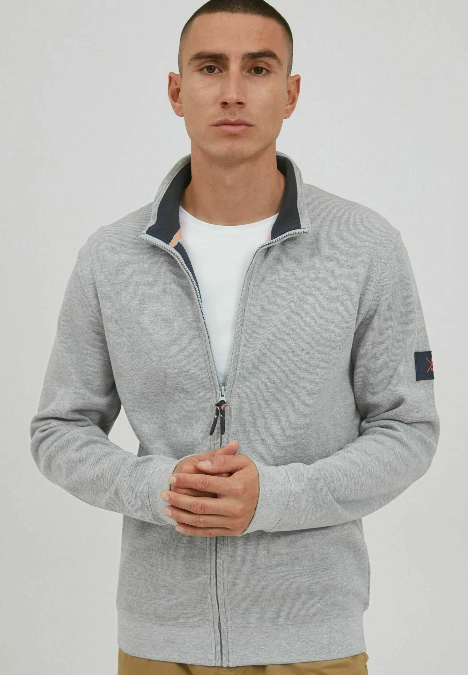 Indicode Jeans ARCELIO - Kardigan - Light Grey Mix | Elegancki i Wygodny Sweter 1 Indicode Jeans ARCELIO - Kardigan - Light Grey Mix | Elegancki i Wygodny Sweter