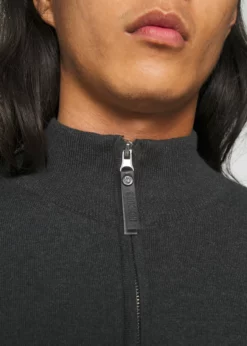 Indicode Jeans ANCONA - Sweter - Charcoal Mix | Elegancki i Wygodny 9 Indicode Jeans ANCONA - Sweter - Charcoal Mix | Elegancki i Wygodny -Indicode Jeans Sklep 330c53a5d7264d4bbeffe4befb27df77 scaled