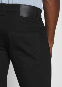 Indicode Jeans KADEN - Szorty Jeansowe Ultra Black | Wygodne i Modne 9 Indicode Jeans KADEN - Szorty Jeansowe Ultra Black | Wygodne i Modne -Indicode Jeans Sklep 34abafffdd42441db54c324055d7b5b9 scaled