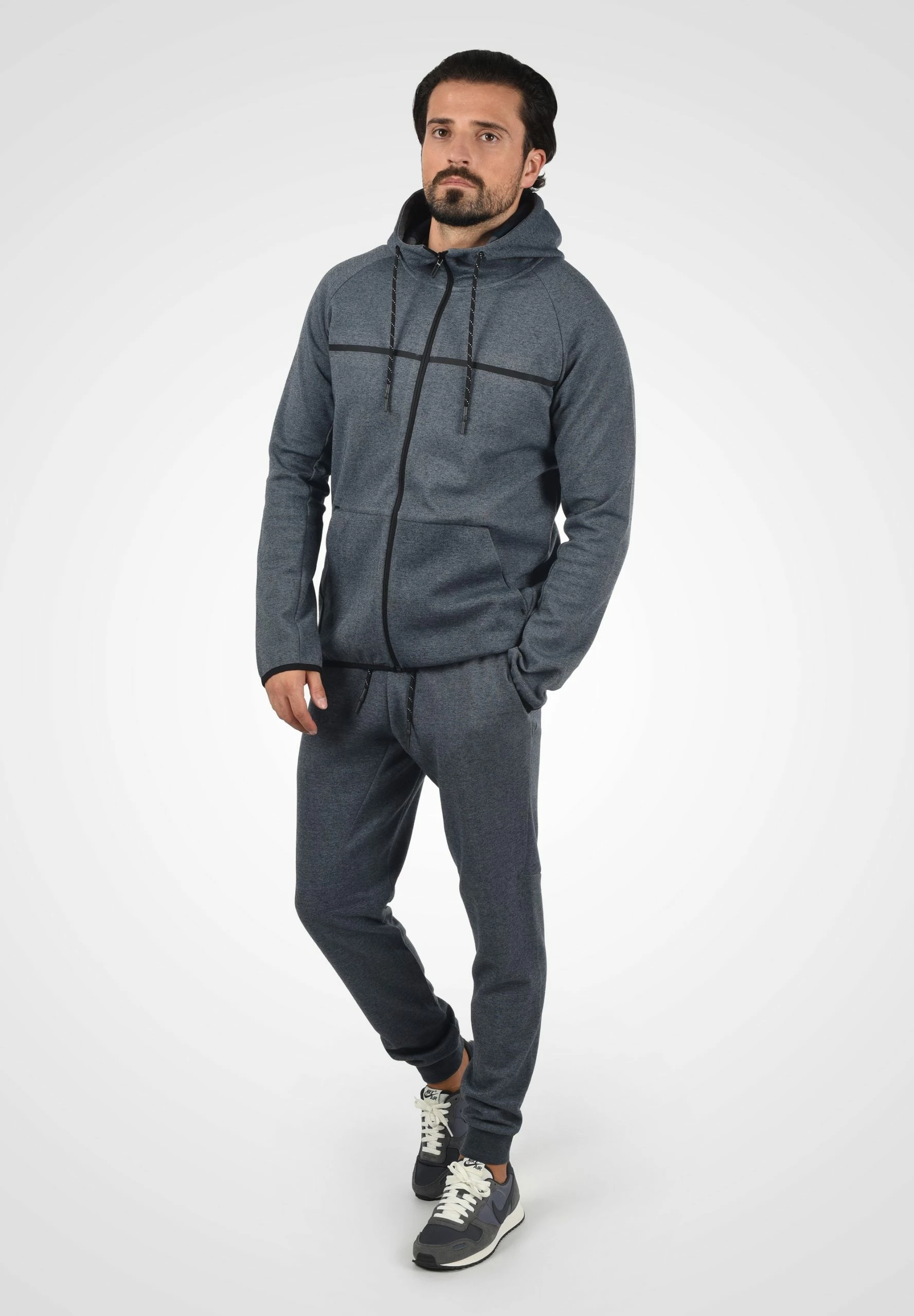 Indicode Jeans IDNAPANEE - Spodnie Treningowe - Navy Mix | Wytrzymałe i Wygodne Spodnie Męskie 2 Indicode Jeans IDNAPANEE - Spodnie Treningowe - Navy Mix | Wytrzymałe i Wygodne Spodnie Męskie - obrazek 2