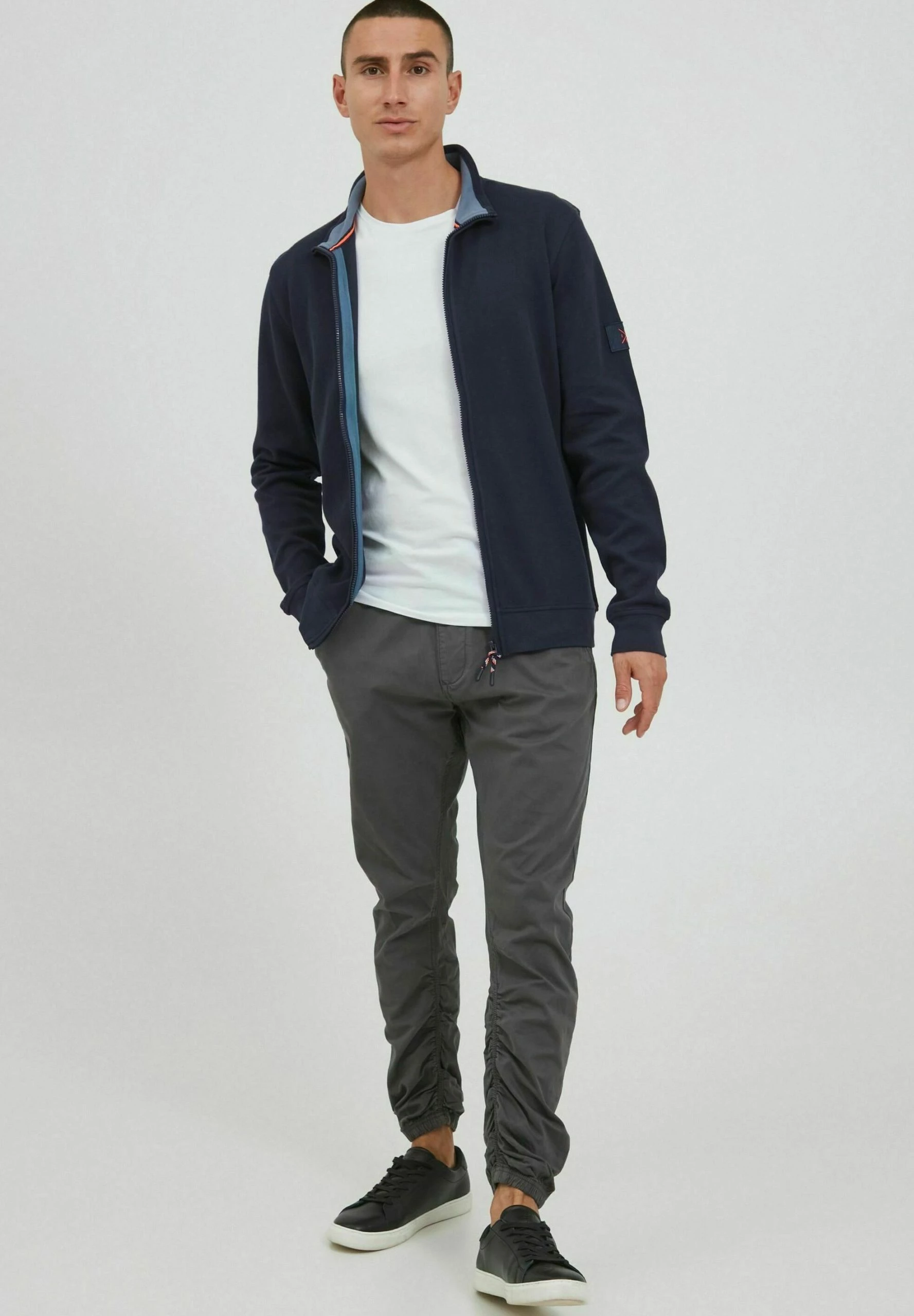 Indicode Jeans ARCELIO - Kardigan - Navy | Elegancki sweter męski w kolorze granatowym 2 Indicode Jeans ARCELIO - Kardigan - Navy | Elegancki sweter męski w kolorze granatowym - obrazek 2