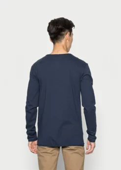 Indicode Jeans SONG - Bluzka Z Długim Rękawem - Navy | Odzież Męska 7 Indicode Jeans SONG - Bluzka Z Długim Rękawem - Navy | Odzież Męska -Indicode Jeans Sklep 412b541fcb2245d98688b6cdfdd7a487 scaled