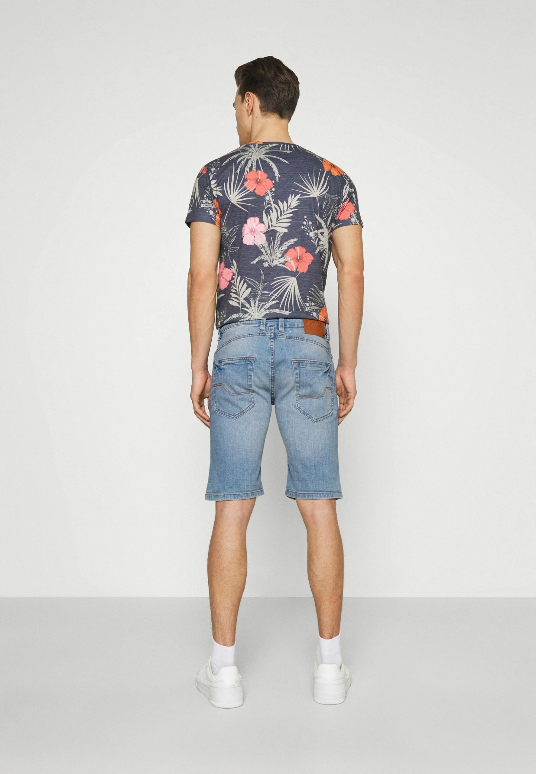 Indicode Jeans KADEN HOLES - Szorty Jeansowe w Blue Wash | Modne i Wygodne 3 Indicode Jeans KADEN HOLES - Szorty Jeansowe w Blue Wash | Modne i Wygodne - obrazek 3