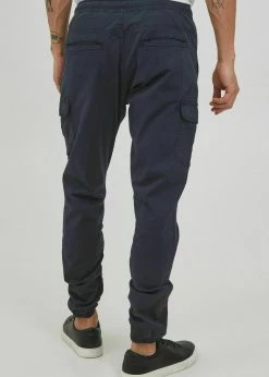 Indicode Jeans IDGILMAT - Bojówki w Kolorze Navy | Odzież/Promocje 8 Indicode Jeans IDGILMAT - Bojówki w Kolorze Navy | Odzież/Promocje -Indicode Jeans Sklep 49e953dc232d47c599f48e8076611690 scaled