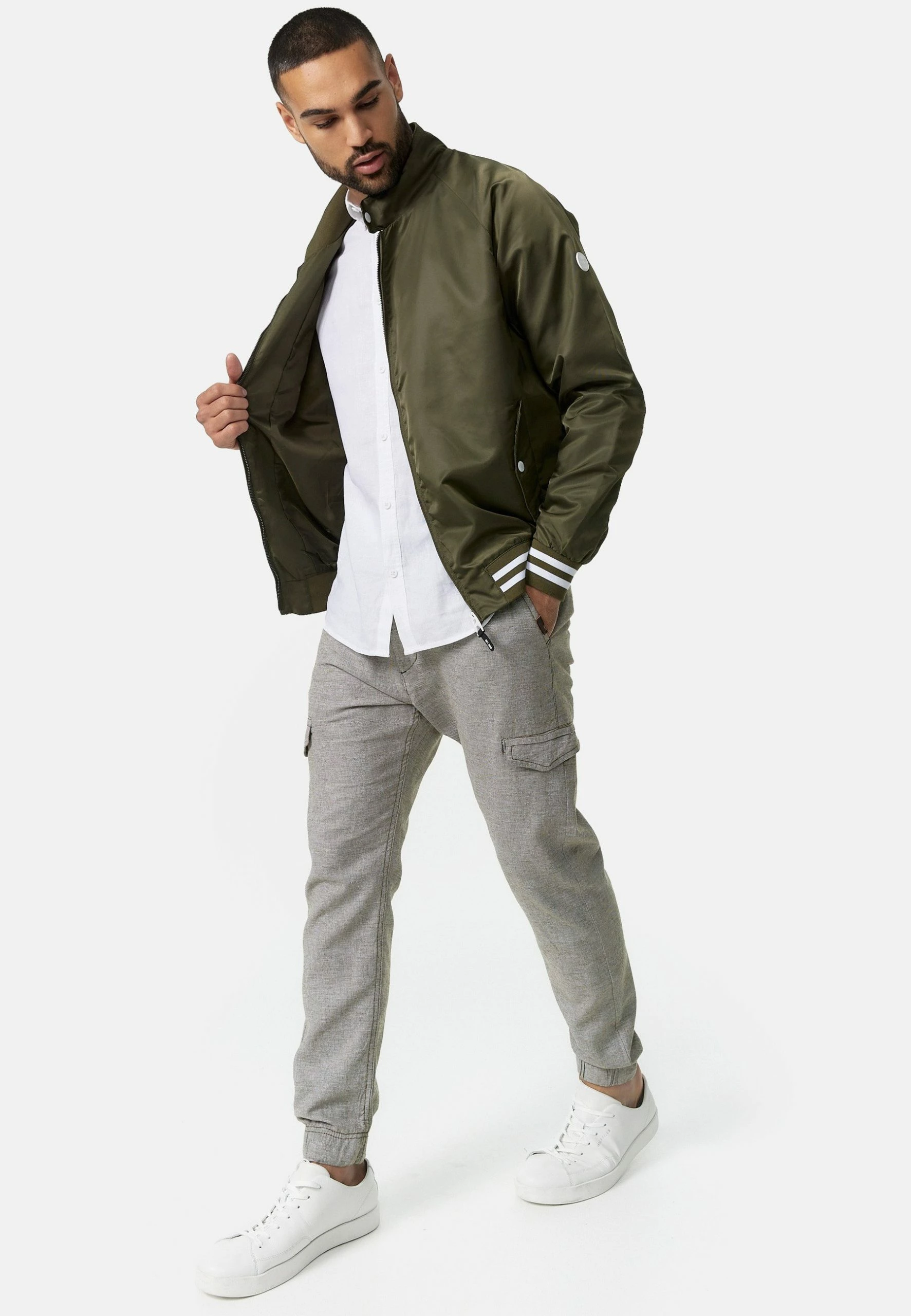 Indicode Jeans BOOTH - Bojówki - Spodnie w Kolorze Ciemna Oliwa 2 Indicode Jeans BOOTH - Bojówki - Spodnie w Kolorze Ciemna Oliwa - obrazek 2