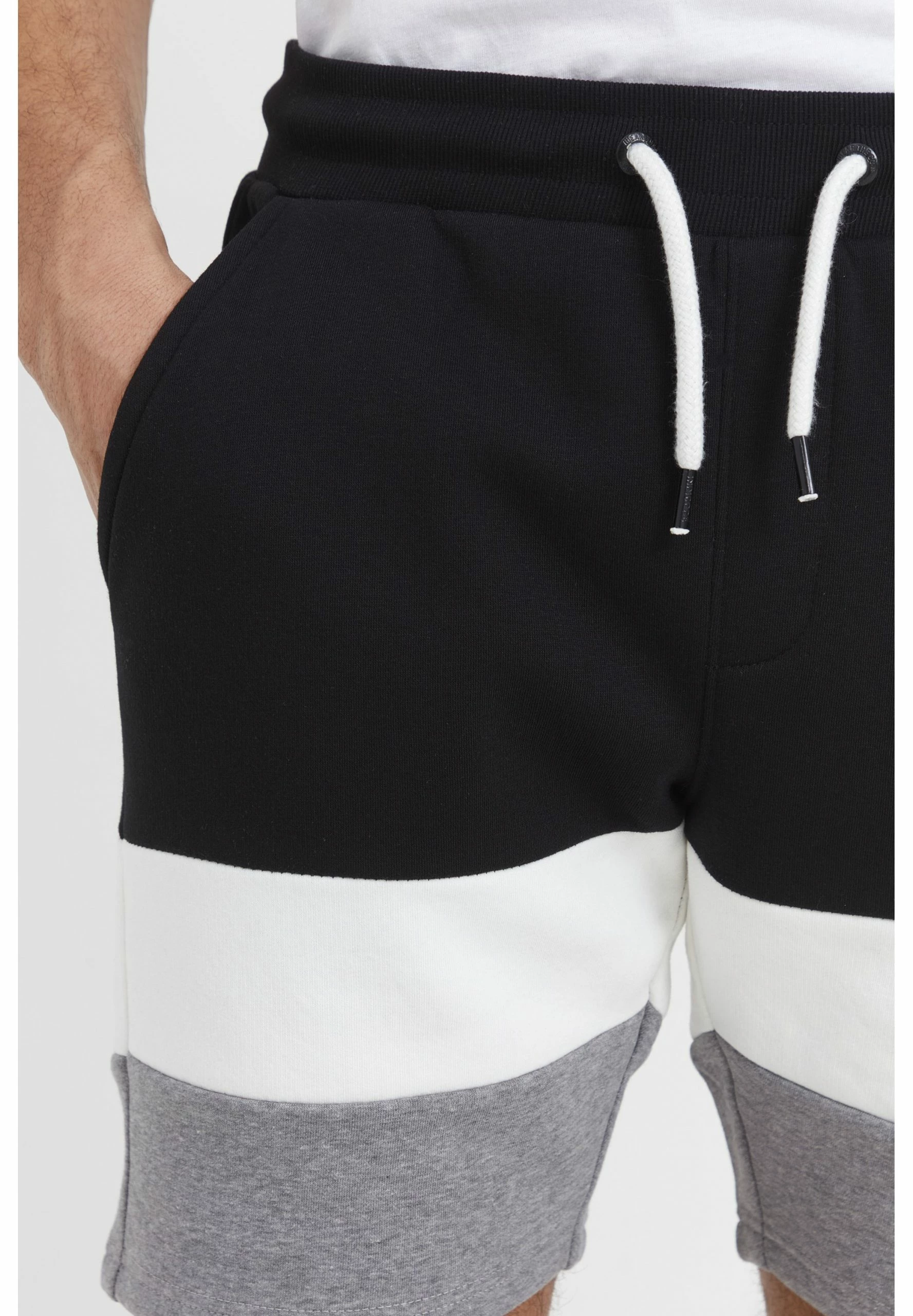 Indicode Jeans IDCAUL - Szorty - Czarne | Wysoka jakość, modny krój 4 Indicode Jeans IDCAUL - Szorty - Czarne | Wysoka jakość, modny krój - obrazek 4