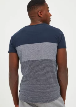 Indicode Jeans IDMORLER - T-shirt Z Nadrukiem - Navy | Odzież Męska -Indicode Jeans Sklep 57a0bb4b1f55407f8f0ba603874e73af scaled