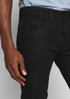 Indicode Jeans KADEN - Szorty Jeansowe Ultra Black | Wygodne i Modne 11 Indicode Jeans KADEN - Szorty Jeansowe Ultra Black | Wygodne i Modne -Indicode Jeans Sklep 57a5193aeea1419f908026134ca9606b scaled
