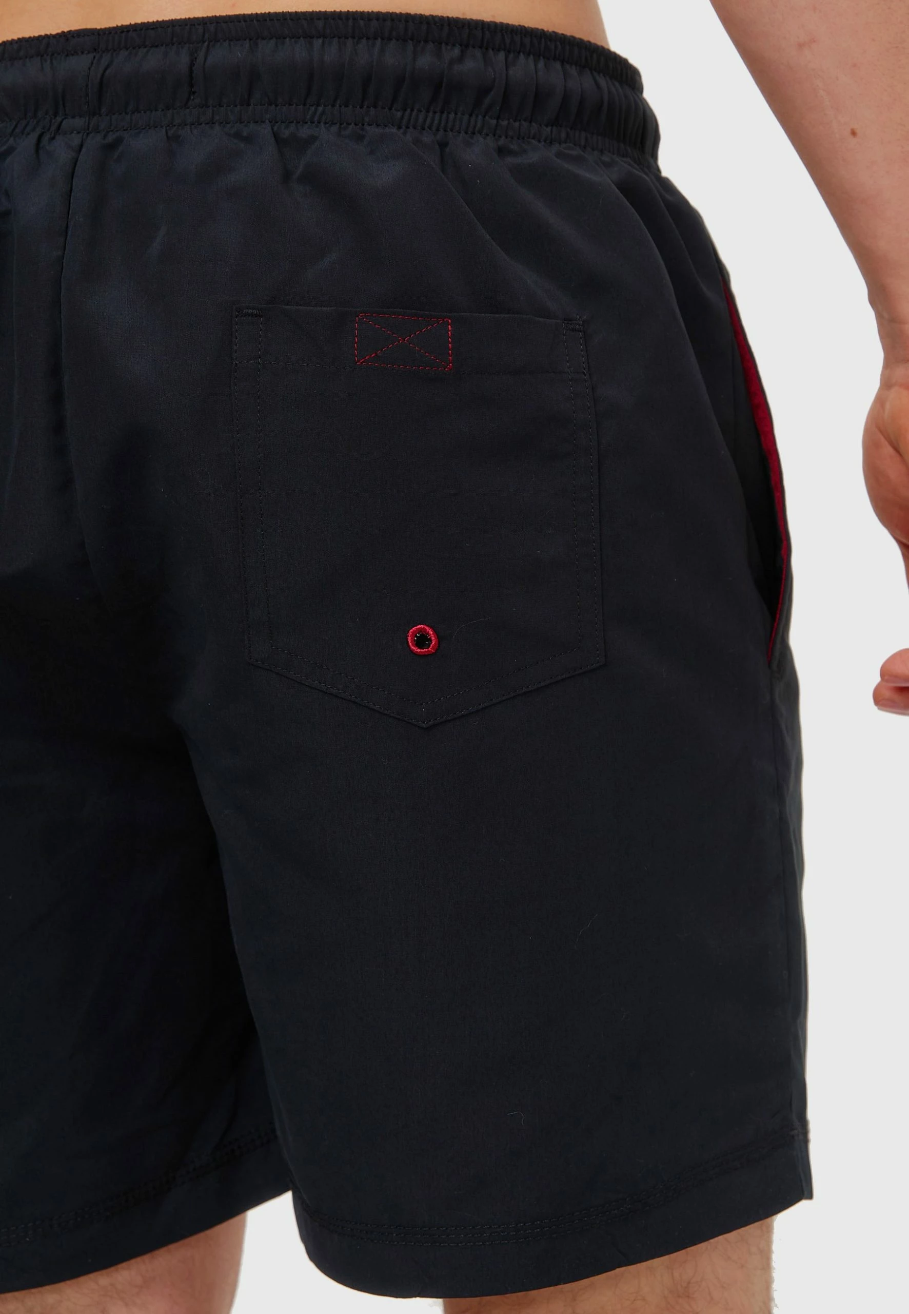 Indicode Jeans FERGUSON - Szorty Kąpielowe - Czarny | Odzież/Promocje 4 Indicode Jeans FERGUSON - Szorty Kąpielowe - Czarny | Odzież/Promocje - obrazek 4