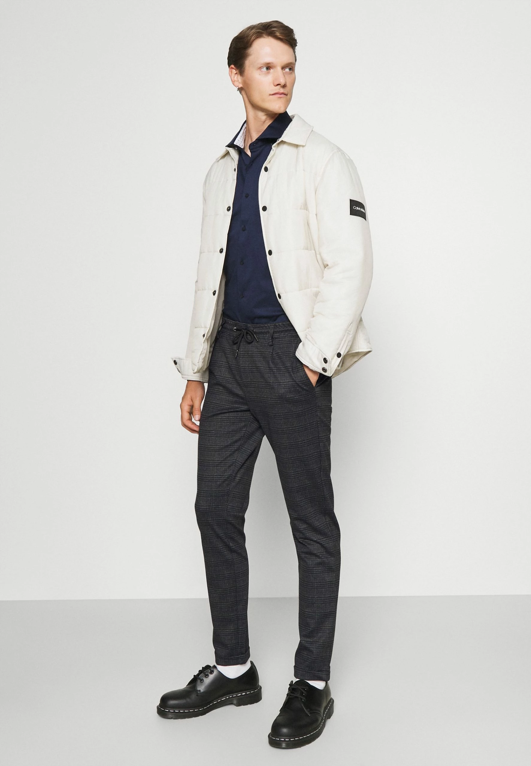 Indicode Jeans EBERLEIN WITH ROLLED UP - Spodnie Materiałowe - Macan Grey | Odzież/Spodnie 4 Indicode Jeans EBERLEIN WITH ROLLED UP - Spodnie Materiałowe - Macan Grey | Odzież/Spodnie - obrazek 4