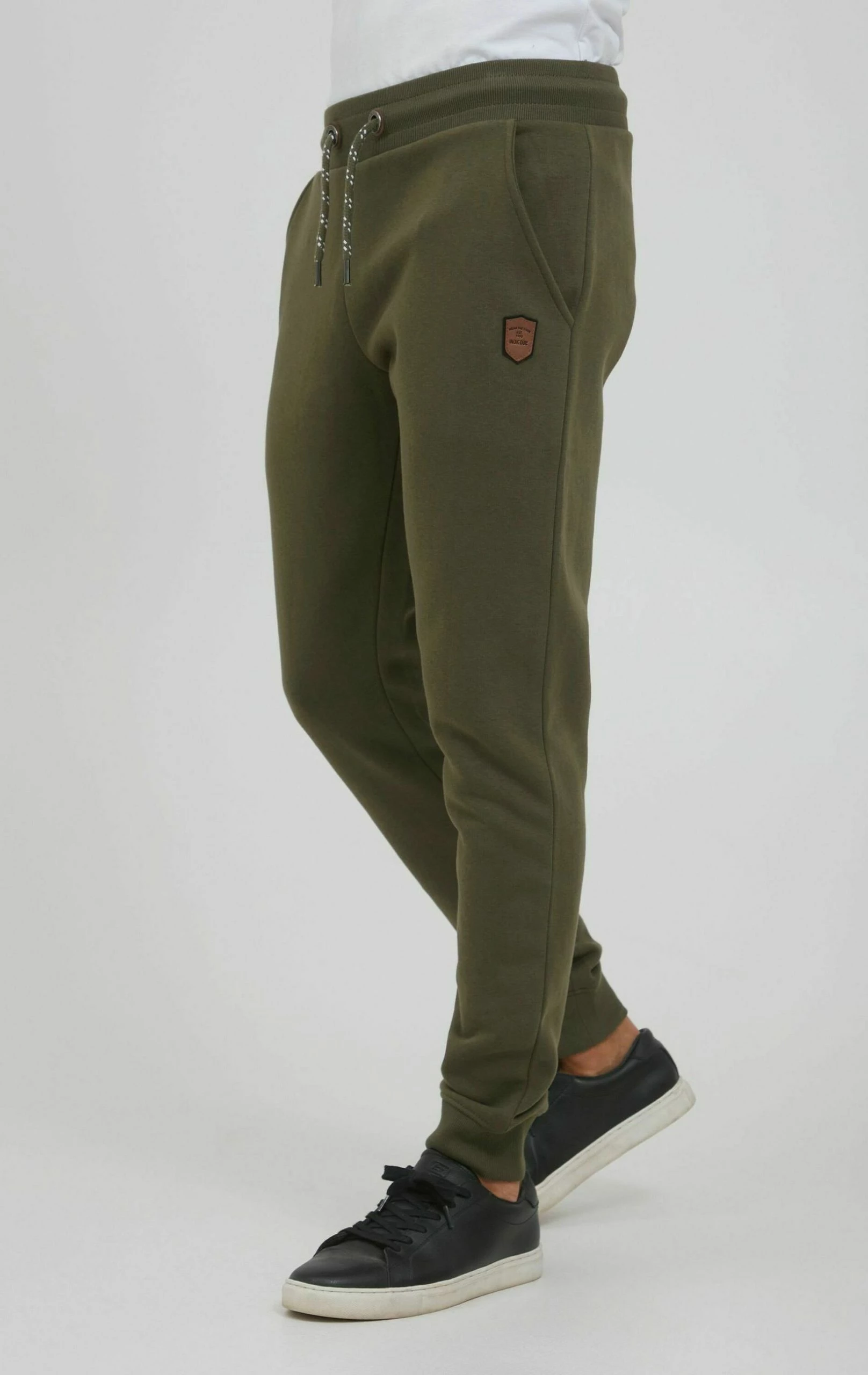 Indicode Jeans IDHULTOP - Spodnie Treningowe Army - Wygoda i Styl 1 Indicode Jeans IDHULTOP - Spodnie Treningowe Army - Wygoda i Styl