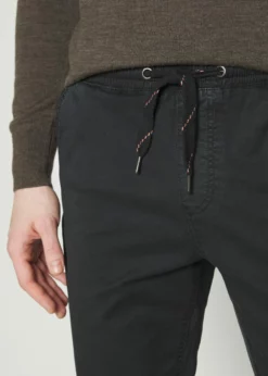 Indicode Jeans NEXUS - Spodnie Materiałowe - Czarny | Wysoka Jakość | Odzież Męska -Indicode Jeans Sklep 623c3d88b35c46acb274751336266042 scaled