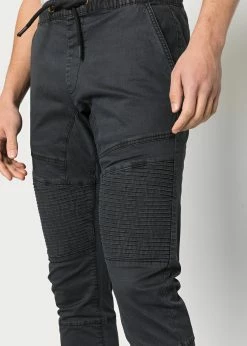 Indicode Jeans ARDIT - Spodnie Materiałowe - Czarny | Wysoka Jakość | Modne Spodnie Męskie 7 Indicode Jeans ARDIT - Spodnie Materiałowe - Czarny | Wysoka Jakość | Modne Spodnie Męskie -Indicode Jeans Sklep 66a674bf729a4906a03747a6033f4148 scaled