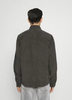 Indicode Jeans HENDERSON - Koszula - Raven | Elegancka Koszula Męska | Odzież Premium 8 Indicode Jeans HENDERSON - Koszula - Raven | Elegancka Koszula Męska | Odzież Premium -Indicode Jeans Sklep 66d15207b28f437d9b8c236eaaec6bd3 scaled