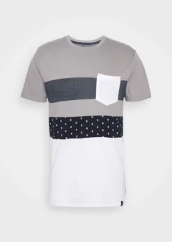 Indicode Jeans SILKEBORG - T-shirt Z Nadrukiem - Szary | Odzież Męska -Indicode Jeans Sklep 6f0c3b63e18c4b39ab2a744246f266ce scaled