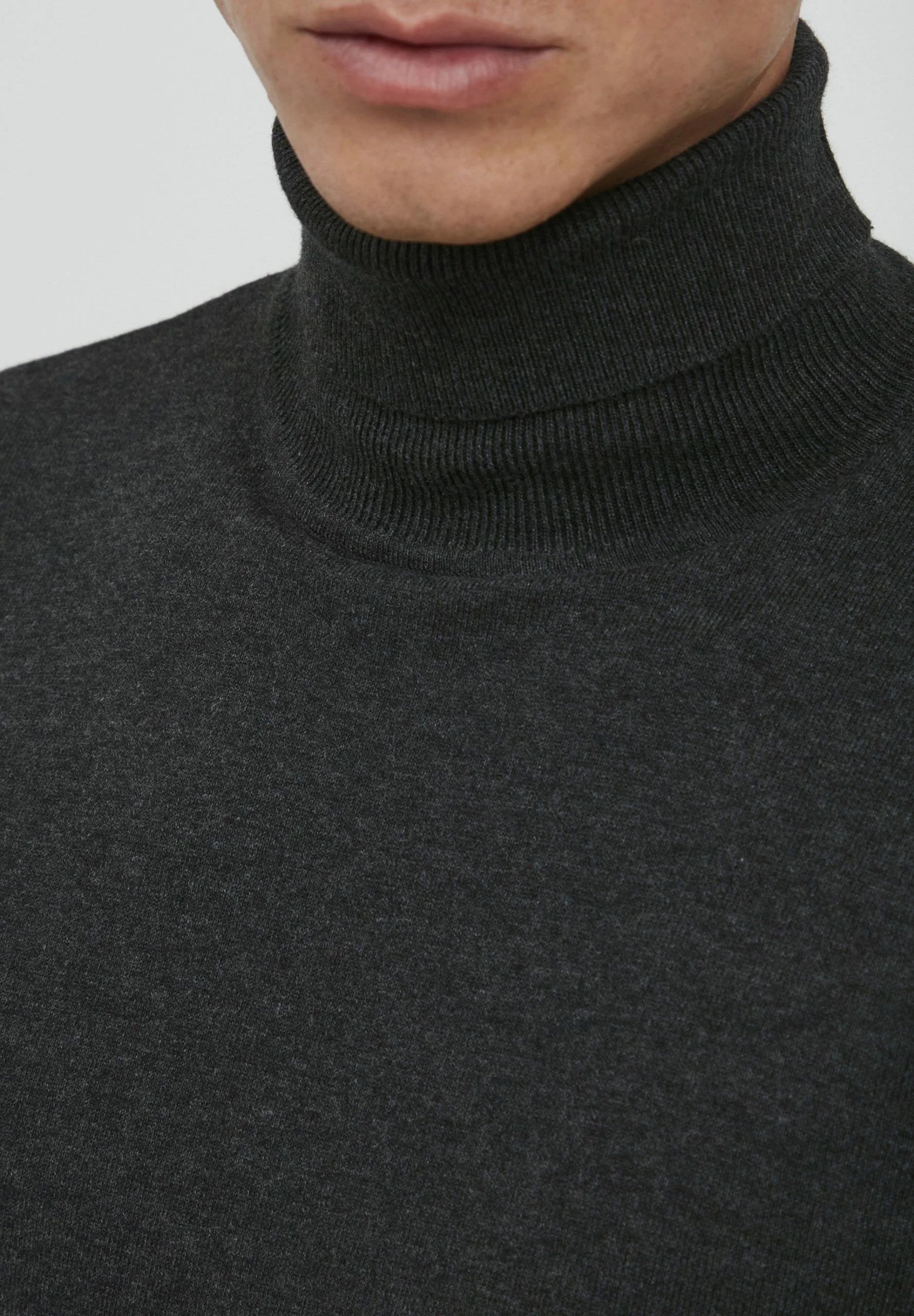 Indicode Jeans IDBADAR - Sweter - Charcoal Mix | Elegancki i Wygodny Sweter Męski 4 Indicode Jeans IDBADAR - Sweter - Charcoal Mix | Elegancki i Wygodny Sweter Męski - obrazek 4