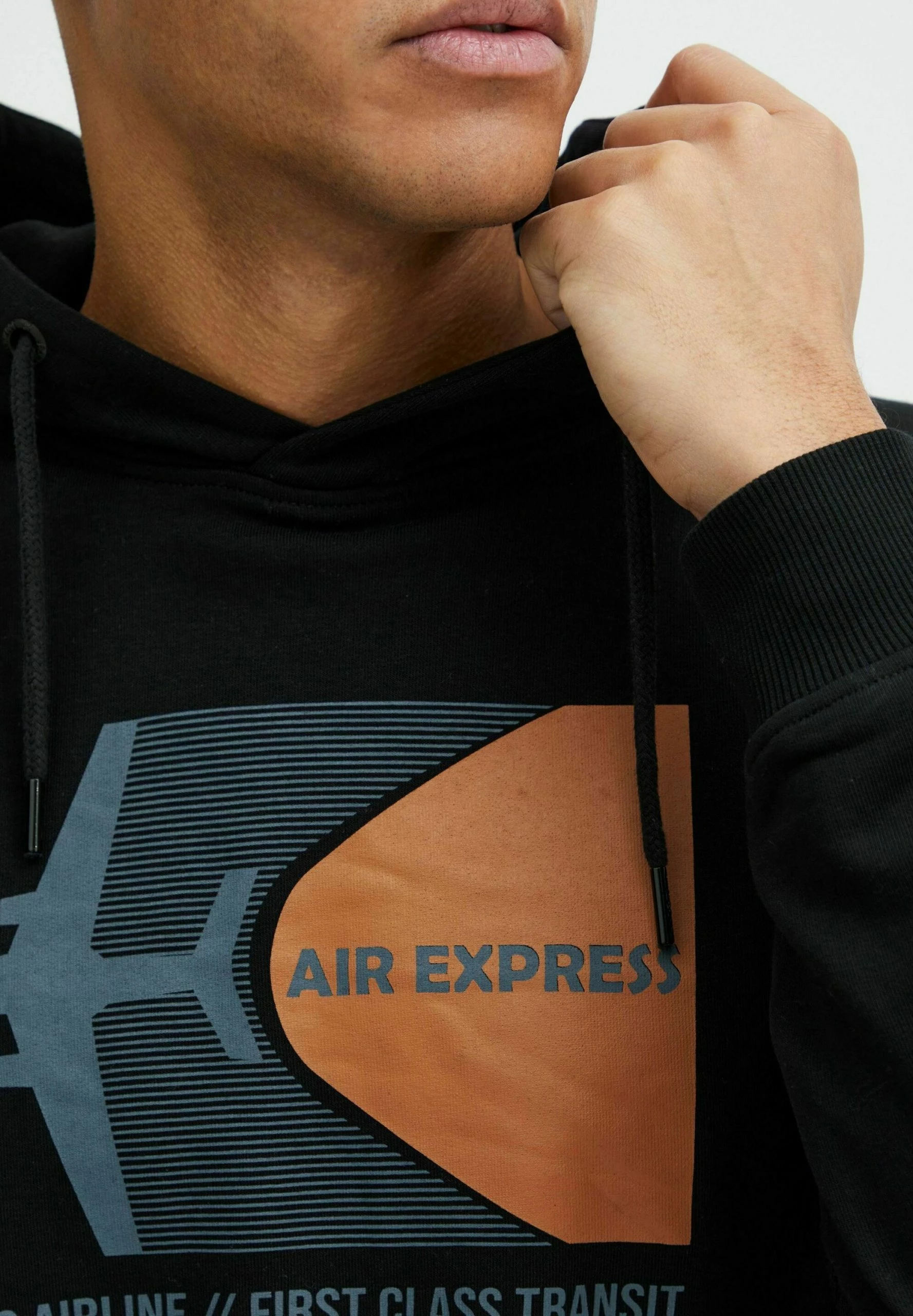 Indicode Jeans IDFORZO - Bluza Z Kapturem - Czarna | Bluzy Męskie | Wysoka Jakość 4 Indicode Jeans IDFORZO - Bluza Z Kapturem - Czarna | Bluzy Męskie | Wysoka Jakość - obrazek 4