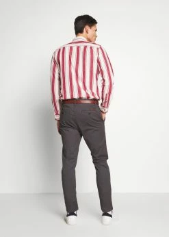 Indicode Jeans GOVER - Spodnie Chinosy - Ciemny Szary | Odzież/Spodnie 7 Indicode Jeans GOVER - Spodnie Chinosy - Ciemny Szary | Odzież/Spodnie -Indicode Jeans Sklep 796908ac79be4b0c89ac526ea6e28a08 scaled