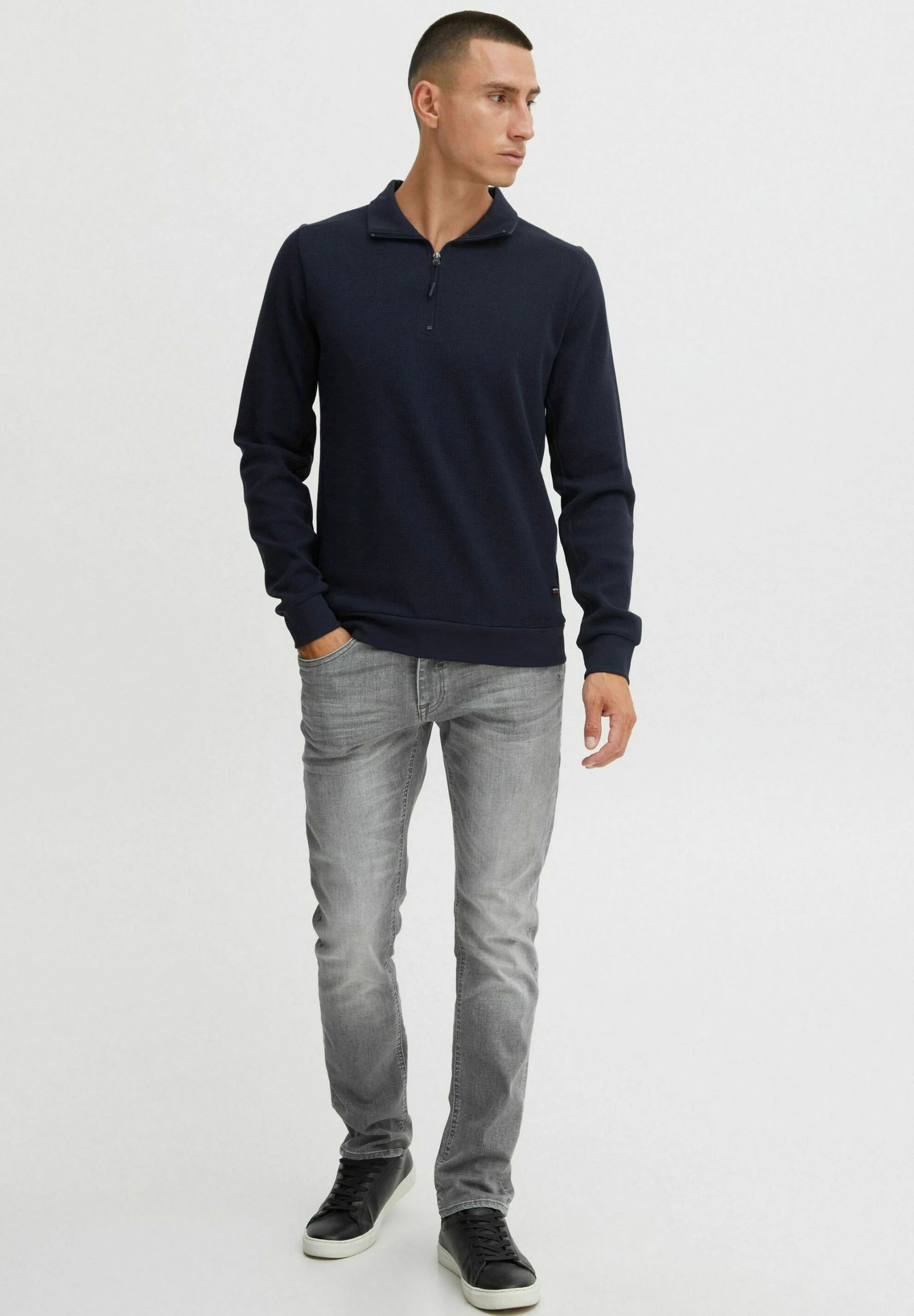 Sweter męski Indicode Jeans IDNADOL - Navy | Elegancki i wygodny 2 Sweter męski Indicode Jeans IDNADOL - Navy | Elegancki i wygodny - obrazek 2