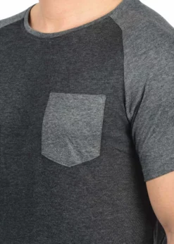 Indicode Jeans IDGRESHAM - T-shirt Z Nadrukiem - Charcoal | Modna Odzież Męska -Indicode Jeans Sklep 86e5e5b7b5344332ae4b02608a9ea94b scaled