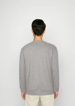 Indicode Jeans HOLT - Bluza w Kolorze Grey Mix | Wyjątkowa Odzież Męska 7 Indicode Jeans HOLT - Bluza w Kolorze Grey Mix | Wyjątkowa Odzież Męska -Indicode Jeans Sklep 8e58b2e6cd434b0f97debecc13e2dd69 scaled