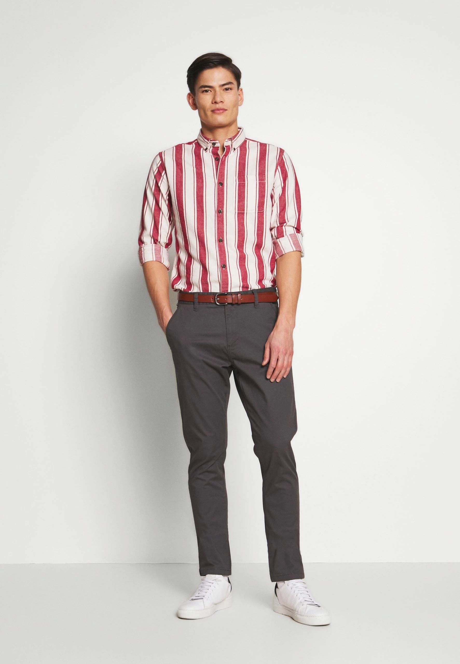 Indicode Jeans GOVER - Spodnie Chinosy - Ciemny Szary | Odzież/Spodnie 2 Indicode Jeans GOVER - Spodnie Chinosy - Ciemny Szary | Odzież/Spodnie - obrazek 2