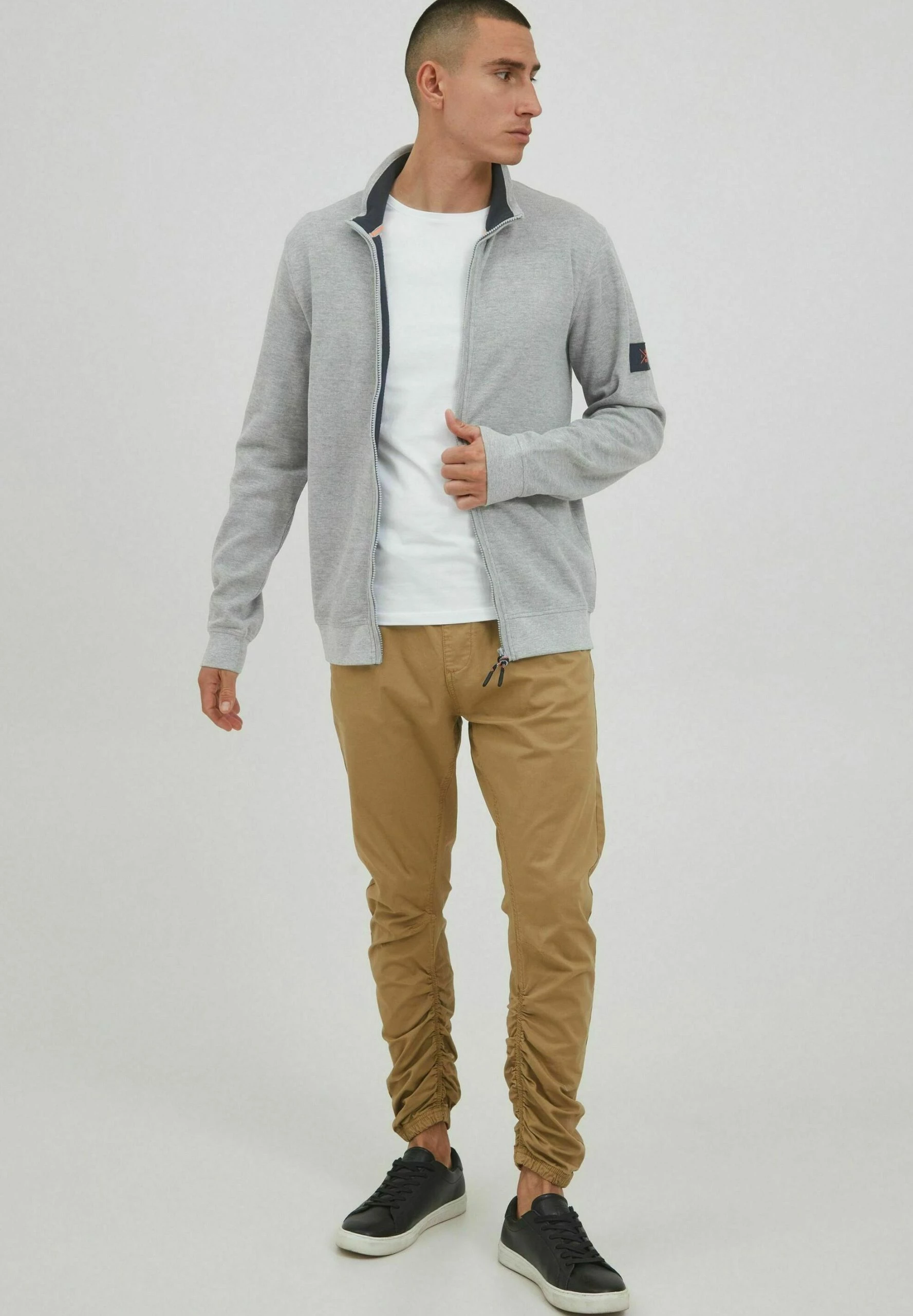 Indicode Jeans ARCELIO - Kardigan - Light Grey Mix | Elegancki i Wygodny Sweter 2 Indicode Jeans ARCELIO - Kardigan - Light Grey Mix | Elegancki i Wygodny Sweter - obrazek 2