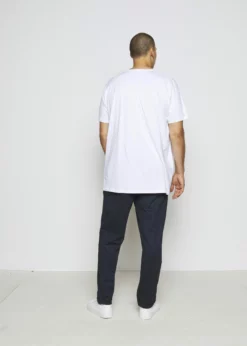 Indicode Jeans EBERLEIN WITH ROLL UP CHECK - Spodnie Materiałowe - Panamera Blue | Odzież/Spodnie -Indicode Jeans Sklep 96cdadc976714c80be70bad05e486759 scaled