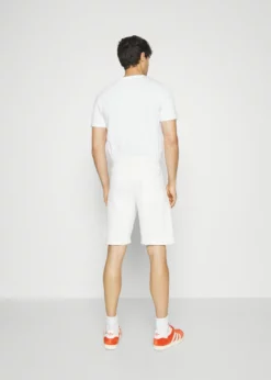 Indicode Jeans BRENNAN - Szorty w kolorze Off-white - Wygodne i stylowe szorty męskie -Indicode Jeans Sklep 9851451ee885407487802df09cbeec68 scaled