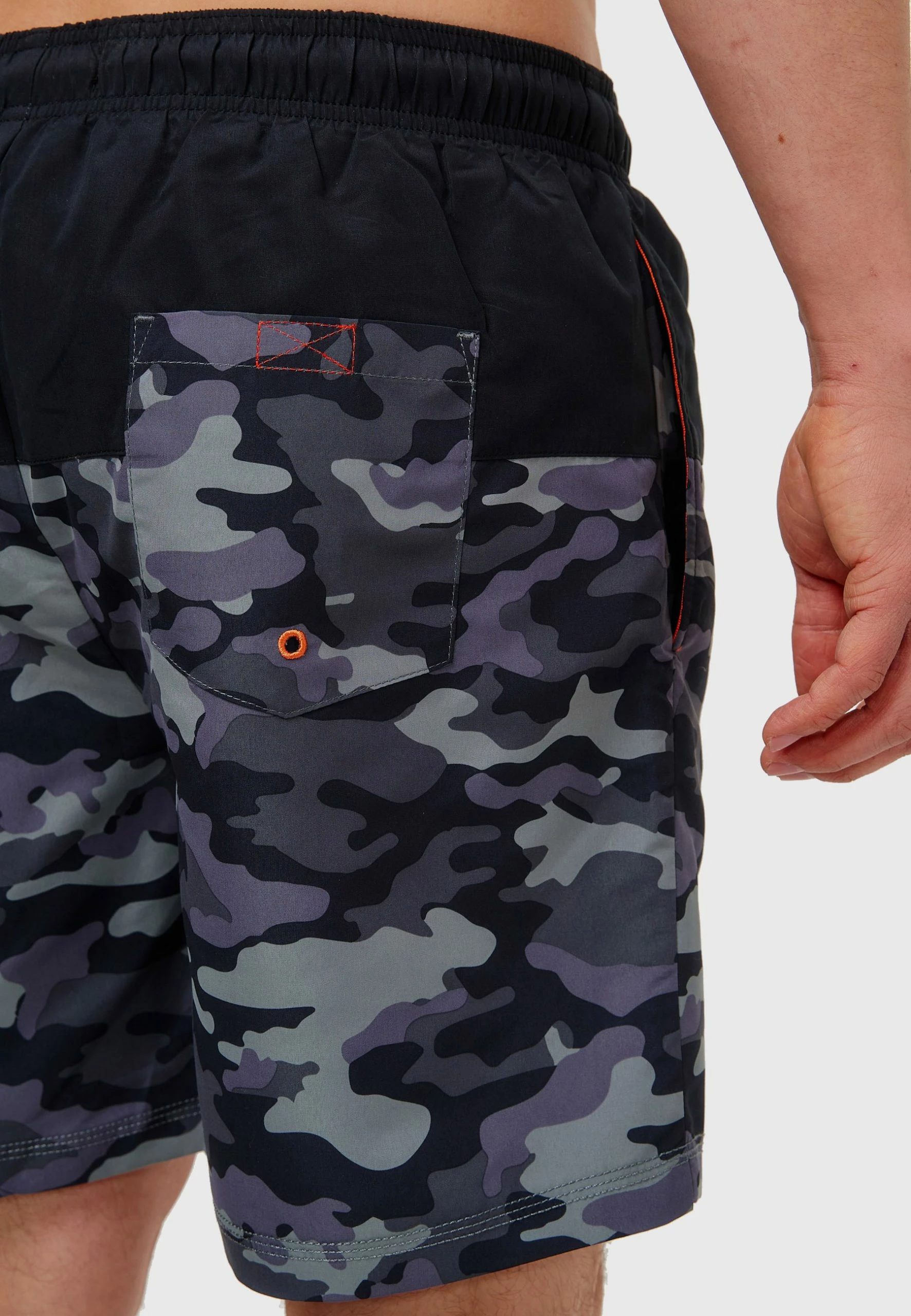 Indicode Jeans Szorty Kąpielowe - Dired Camouflage | Modne i Wygodne Szorty Męskie 5 Indicode Jeans Szorty Kąpielowe - Dired Camouflage | Modne i Wygodne Szorty Męskie - obrazek 5