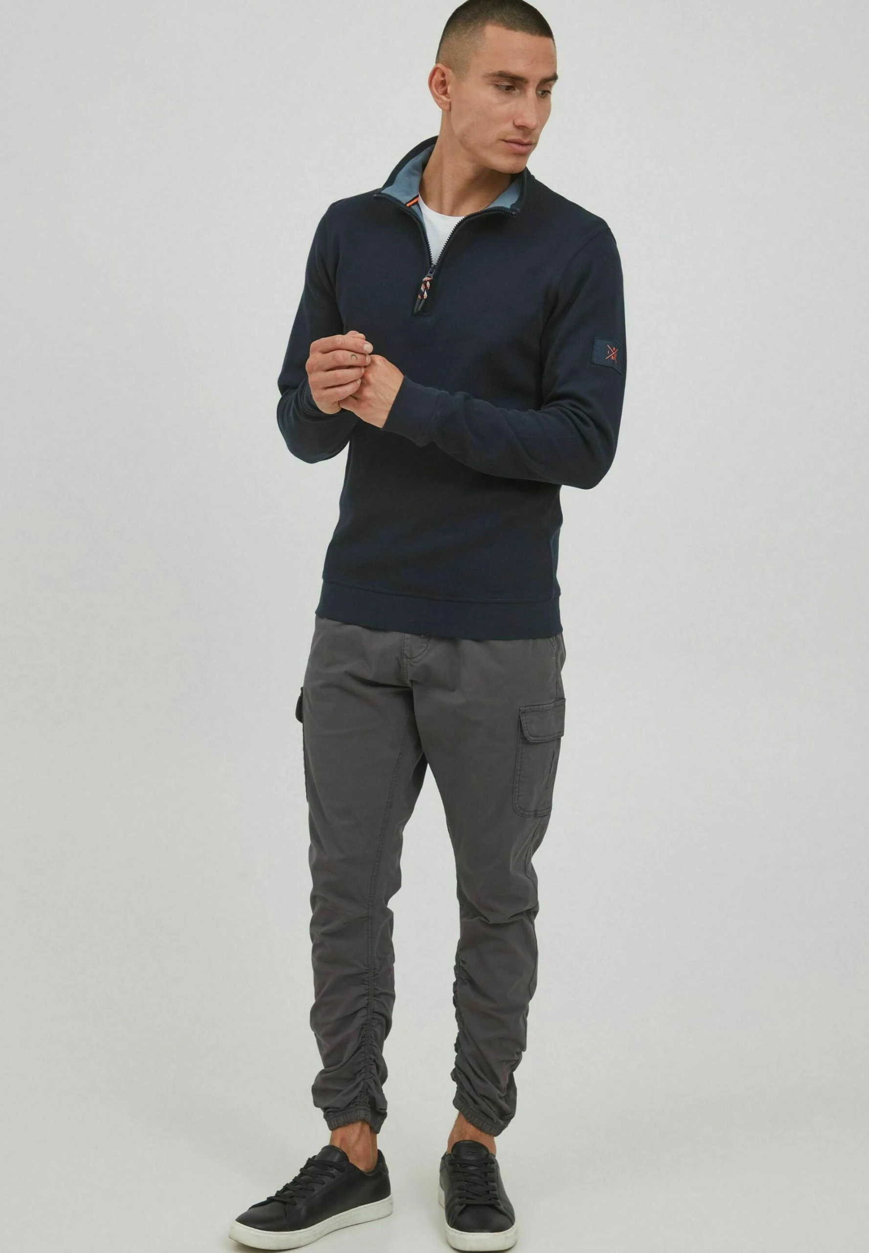 Indicode Jeans IDARCELINO - Sweter - Navy | Elegancki i Wygodny 2 Indicode Jeans IDARCELINO - Sweter - Navy | Elegancki i Wygodny - obrazek 2