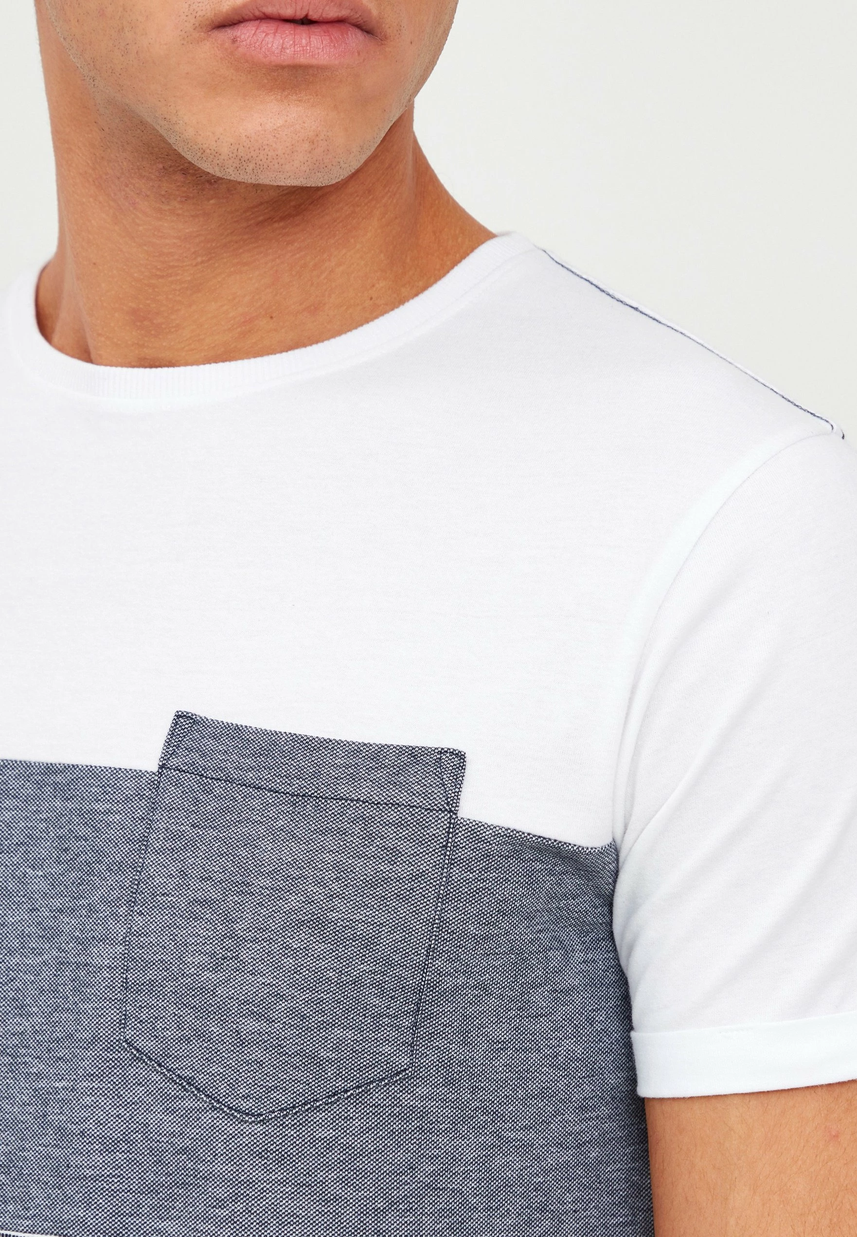 Indicode Jeans IDMORLER - T-shirt Z Nadrukiem - Off-white | Odzież 4 Indicode Jeans IDMORLER - T-shirt Z Nadrukiem - Off-white | Odzież - obrazek 4