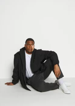 Indicode Jeans EBERLEINPLUS - Spodnie Materiałowe - Charcoal Mix | Wysoka Jakość | Odzież Męska 9 Indicode Jeans EBERLEINPLUS - Spodnie Materiałowe - Charcoal Mix | Wysoka Jakość | Odzież Męska -Indicode Jeans Sklep a48652f68c054787a6c7496285a102f3 scaled