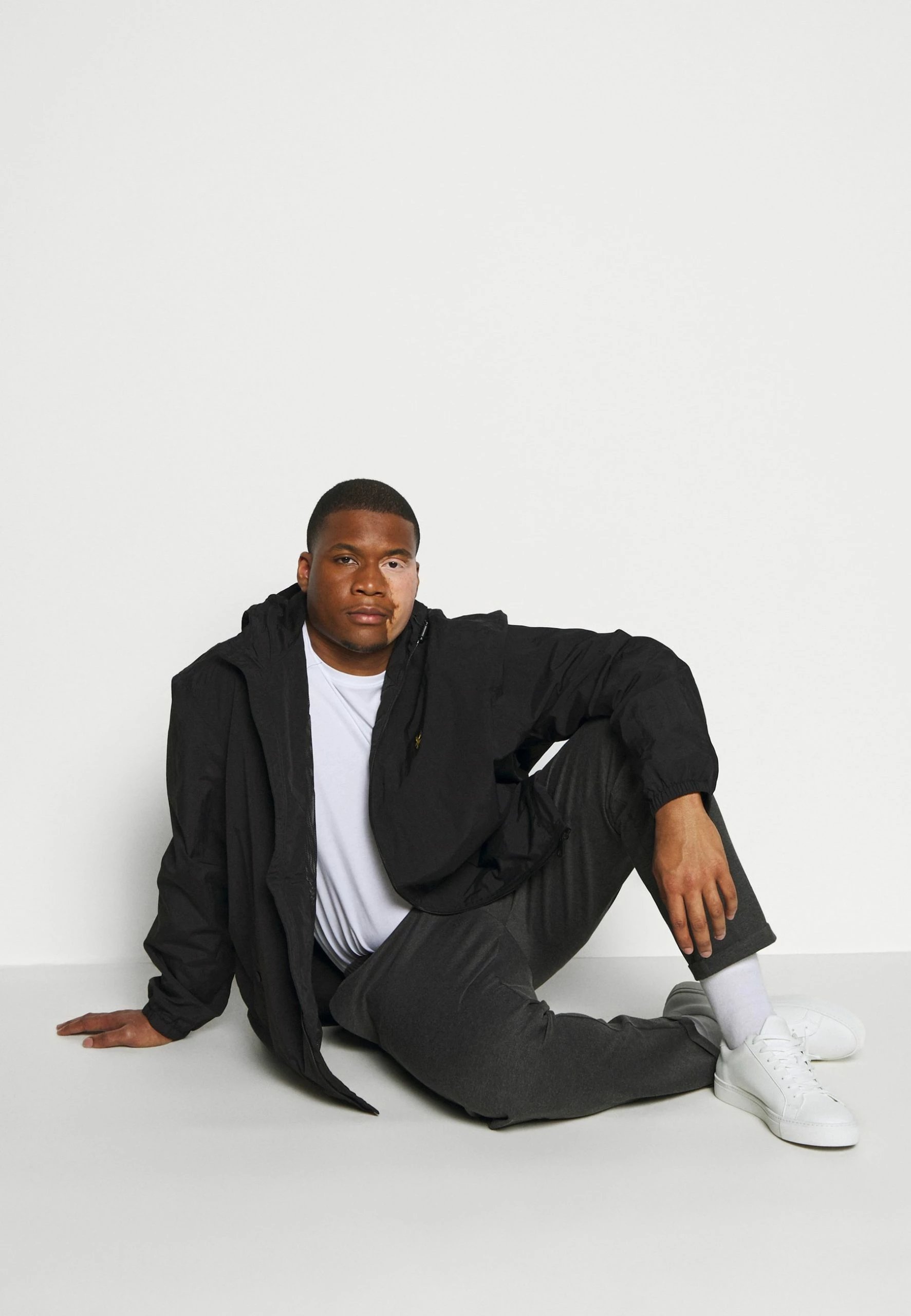 Indicode Jeans EBERLEINPLUS - Spodnie Materiałowe - Charcoal Mix | Wysoka Jakość | Odzież Męska 4 Indicode Jeans EBERLEINPLUS - Spodnie Materiałowe - Charcoal Mix | Wysoka Jakość | Odzież Męska - obrazek 4