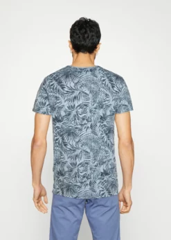 Indicode Jeans PALME - T-shirt Z Nadrukiem Sky Way - Męska Koszulka Bawełniana 8 Indicode Jeans PALME - T-shirt Z Nadrukiem Sky Way - Męska Koszulka Bawełniana -Indicode Jeans Sklep a4d06c2eb9ac41cbb6154a1b4f6ada44 scaled