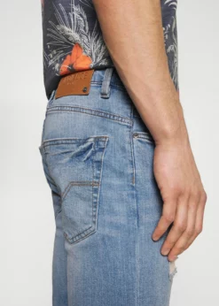 Indicode Jeans KADEN HOLES - Szorty Jeansowe w Blue Wash | Modne i Wygodne 10 Indicode Jeans KADEN HOLES - Szorty Jeansowe w Blue Wash | Modne i Wygodne -Indicode Jeans Sklep a67812ab99d949a585db4c44df706872 scaled