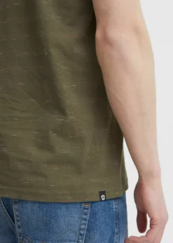 Indicode Jeans GABRIX - T-shirt Z Nadrukiem - Army | Odzież Męska -Indicode Jeans Sklep a7d6ee8a270a4d849e648aa5fd2ac9d9 scaled