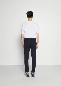 Spodnie Indicode Jeans EBERLEIN WITH ROLLED UP - Materiałowe - Navy -Indicode Jeans Sklep a8889a5355a146c4b71eca1844d78016 scaled