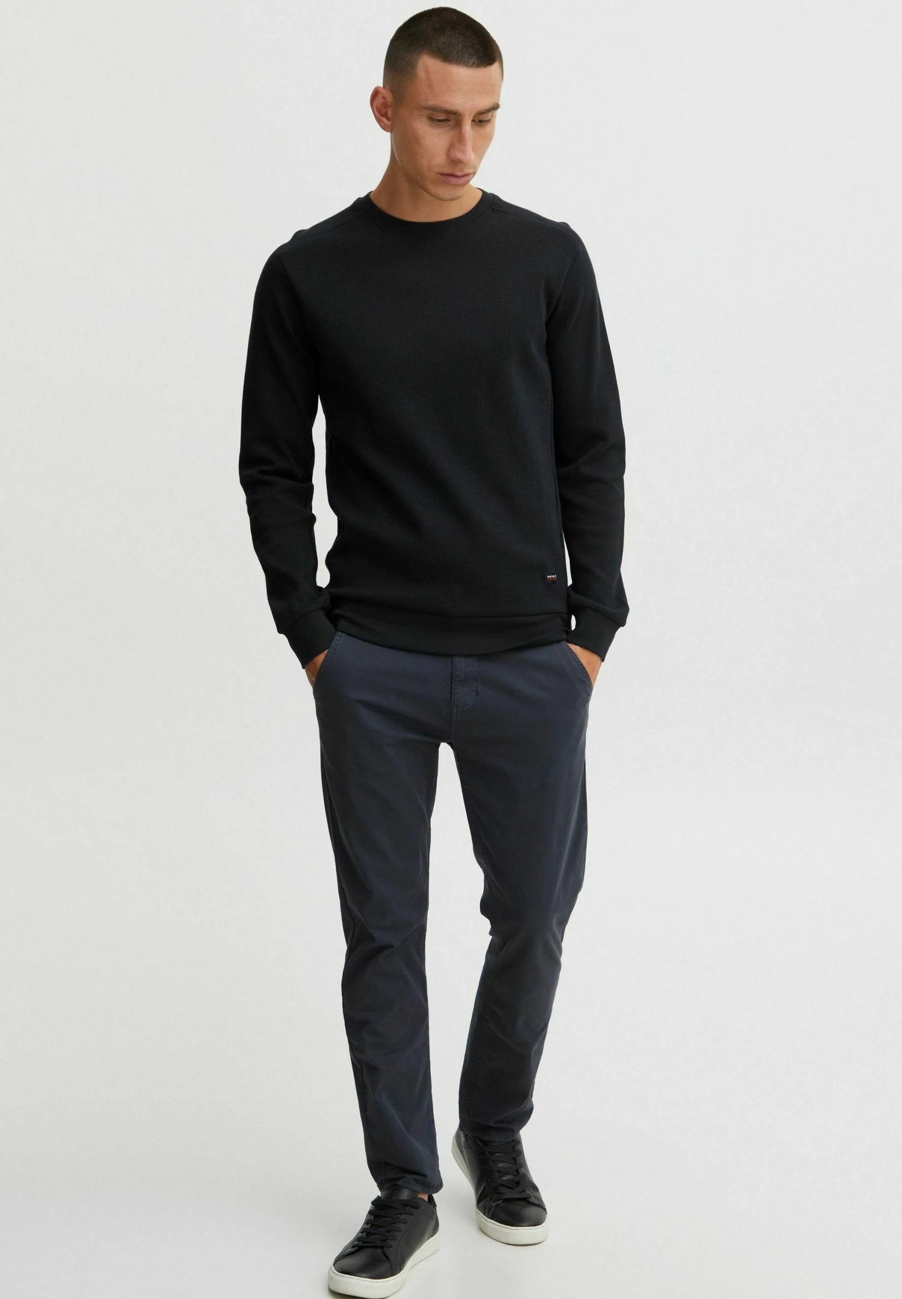 Indicode Jeans IDNADO - Bluza - Czarna | Bluzy Męskie | Modowa Odzież 2 Indicode Jeans IDNADO - Bluza - Czarna | Bluzy Męskie | Modowa Odzież - obrazek 2