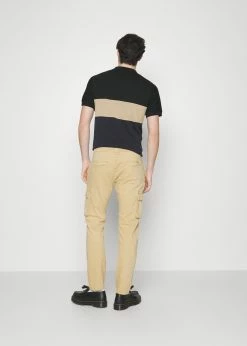 Indicode Jeans ALBANI - Bojówki - Mojave | Spodnie męskie wysokiej jakości -Indicode Jeans Sklep bb496a83fc9b412aac2cb2904e693189 scaled