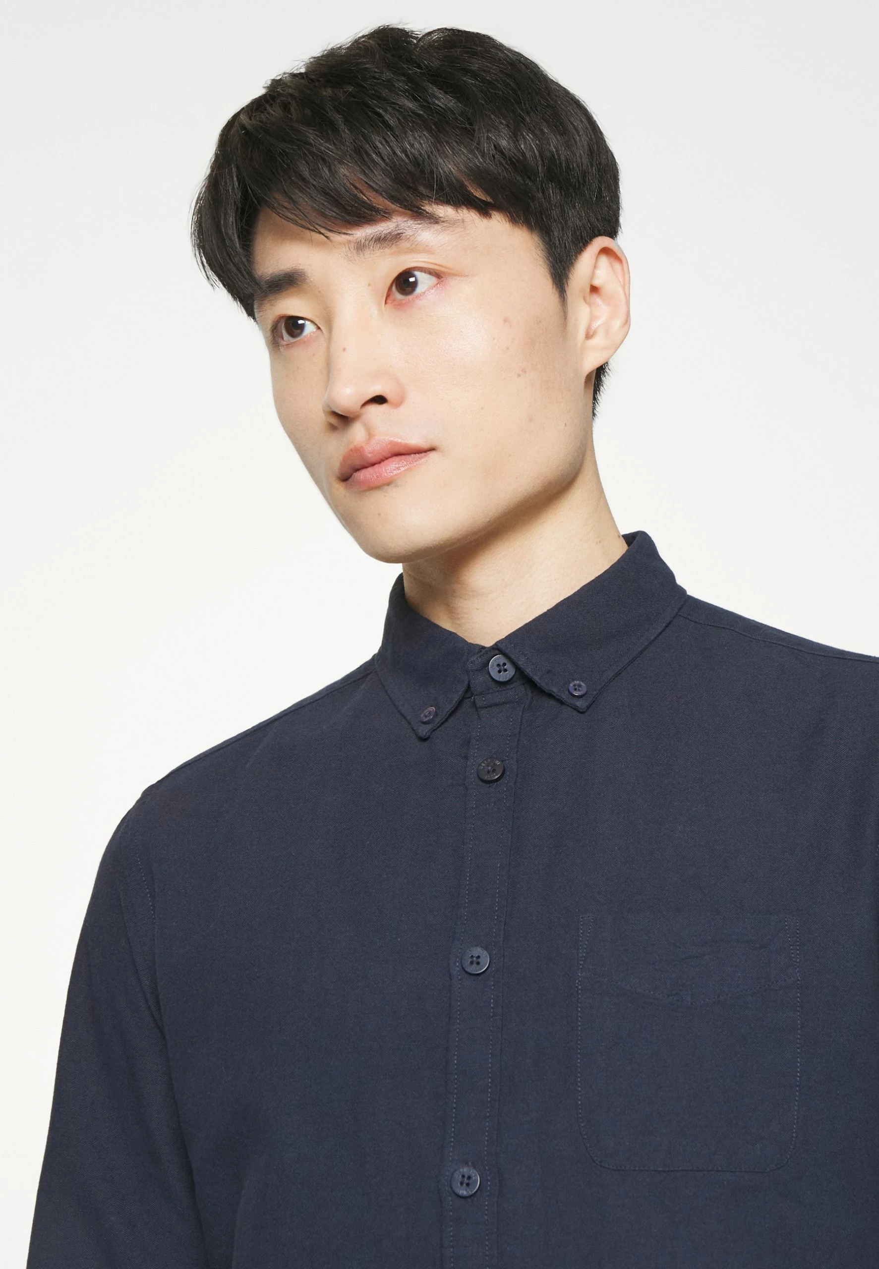 Indicode Jeans KEPNER - Koszula Biznesowa Navy | Klasyczna koszula męska 4 Indicode Jeans KEPNER - Koszula Biznesowa Navy | Klasyczna koszula męska - obrazek 4