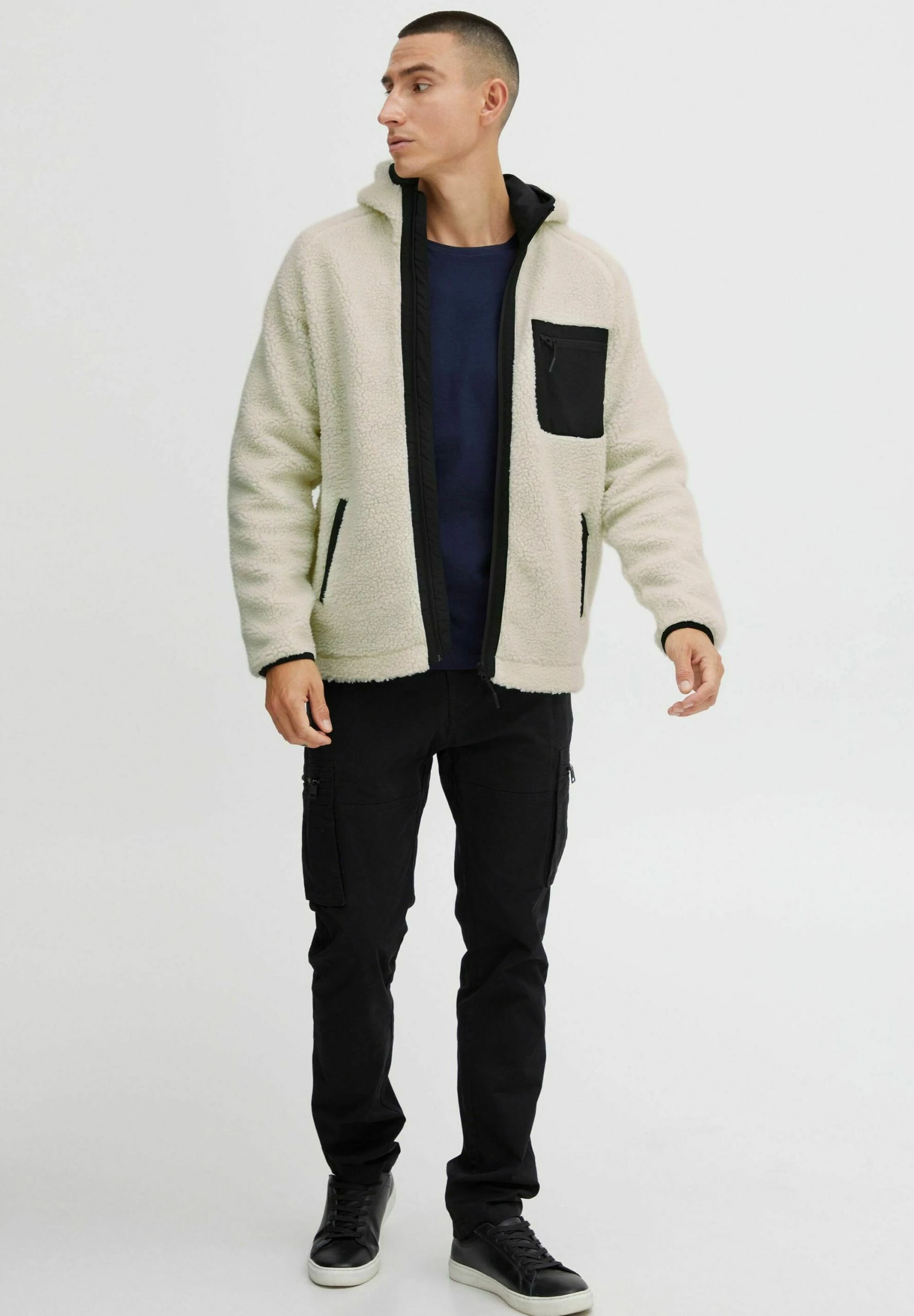 Indicode Jeans Kurtka Z Polaru - Biały Szparag | Bluzy/Odzież 2 Indicode Jeans Kurtka Z Polaru - Biały Szparag | Bluzy/Odzież - obrazek 2