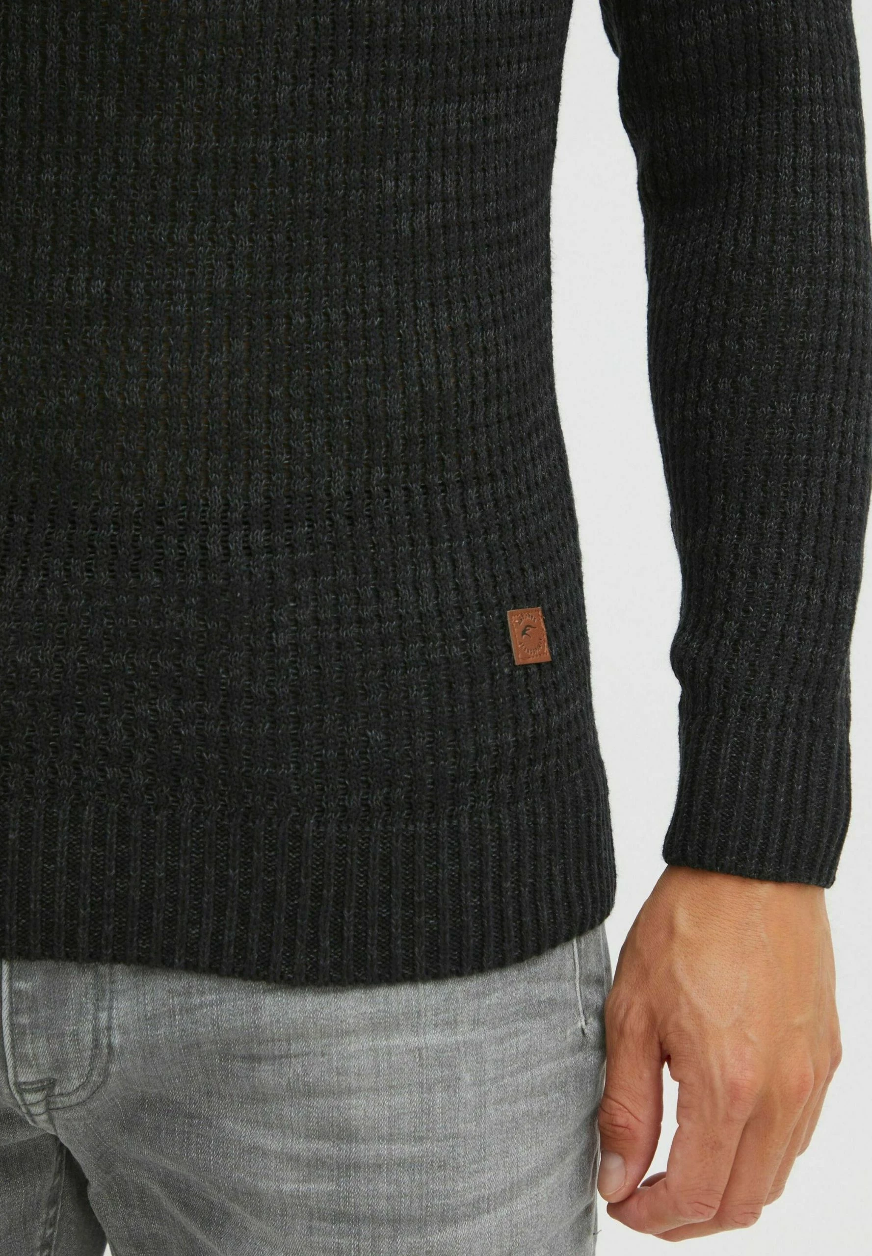 Indicode Jeans IDVALERO - Sweter czarny - Elegancki i wygodny sweter męski 5 Indicode Jeans IDVALERO - Sweter czarny - Elegancki i wygodny sweter męski - obrazek 5