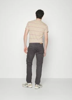 Indicode Jeans ALBANI - Bojówki w Ciemnym Szarym - Promocja -Indicode Jeans Sklep cfc1c6adb7b24c07ab3fc8973a92b19f scaled