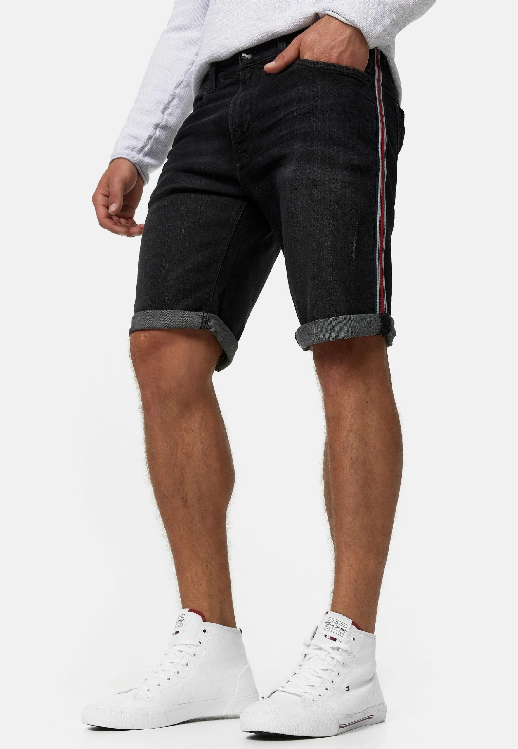 Indicode Jeans Szorty Jeansowe - Czarny | Wygodne i Stylowe Szorty Damskie 5 Indicode Jeans Szorty Jeansowe - Czarny | Wygodne i Stylowe Szorty Damskie - obrazek 5